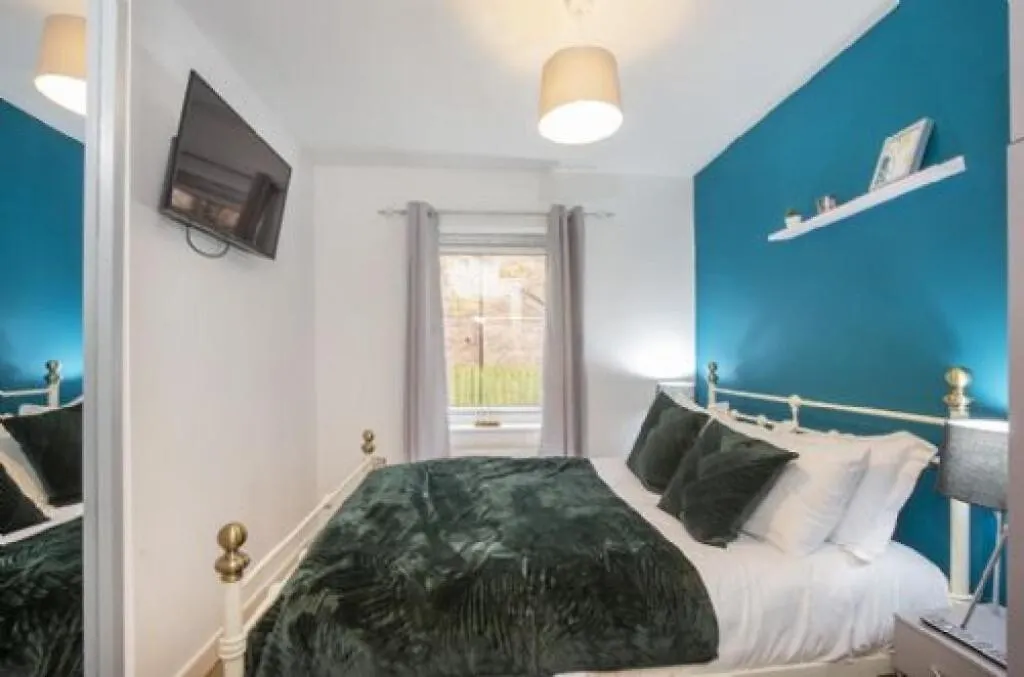 Olympian Court 2 Bed Apartment York 0*,